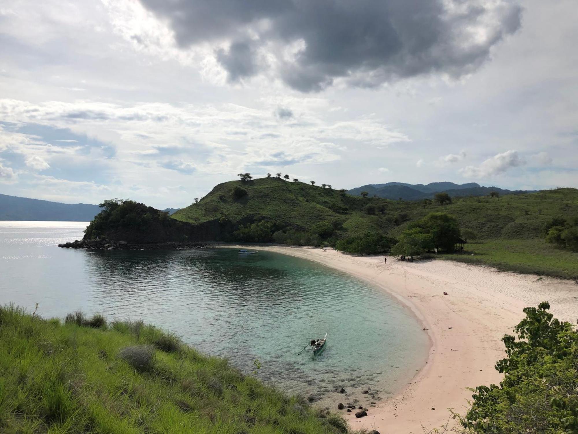 Dua Putri Komodo Homestay Luaran gambar