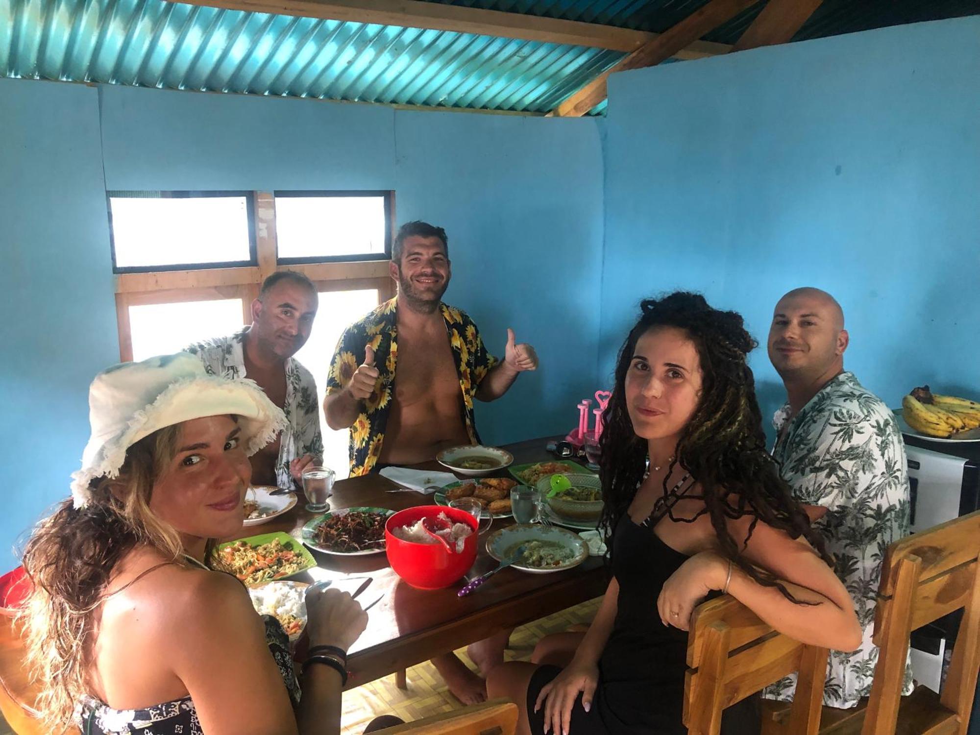 Dua Putri Komodo Homestay Luaran gambar