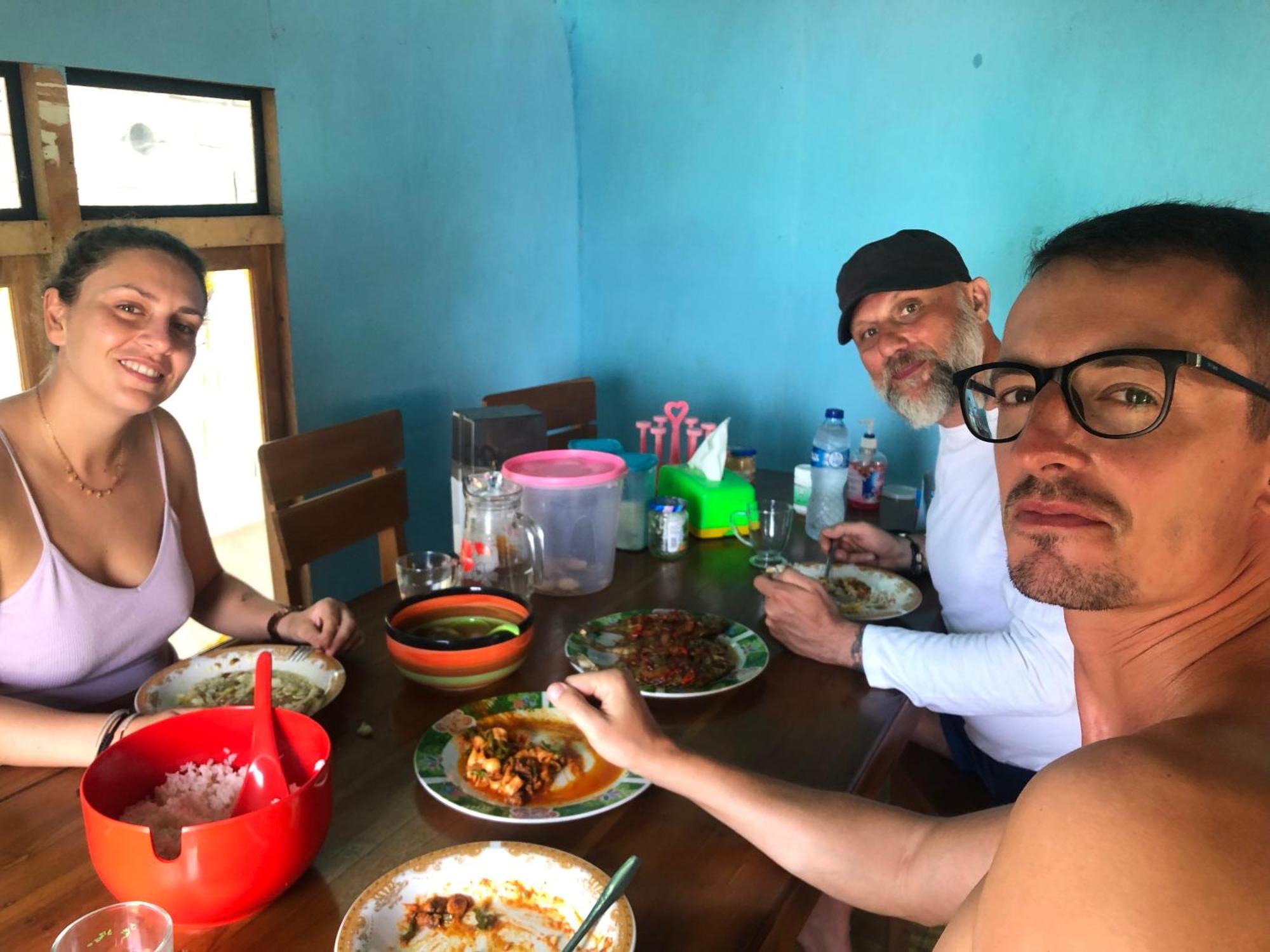 Dua Putri Komodo Homestay Luaran gambar