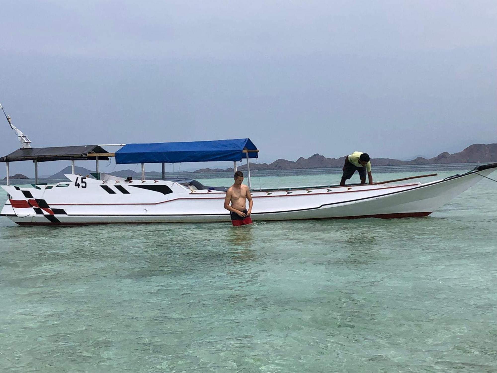 Dua Putri Komodo Homestay Luaran gambar