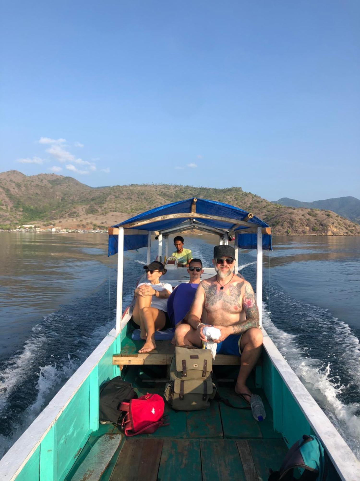 Dua Putri Komodo Homestay Luaran gambar