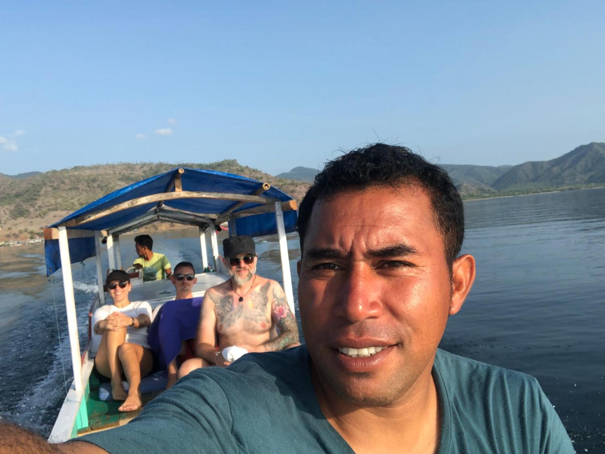 Dua Putri Komodo Homestay Luaran gambar