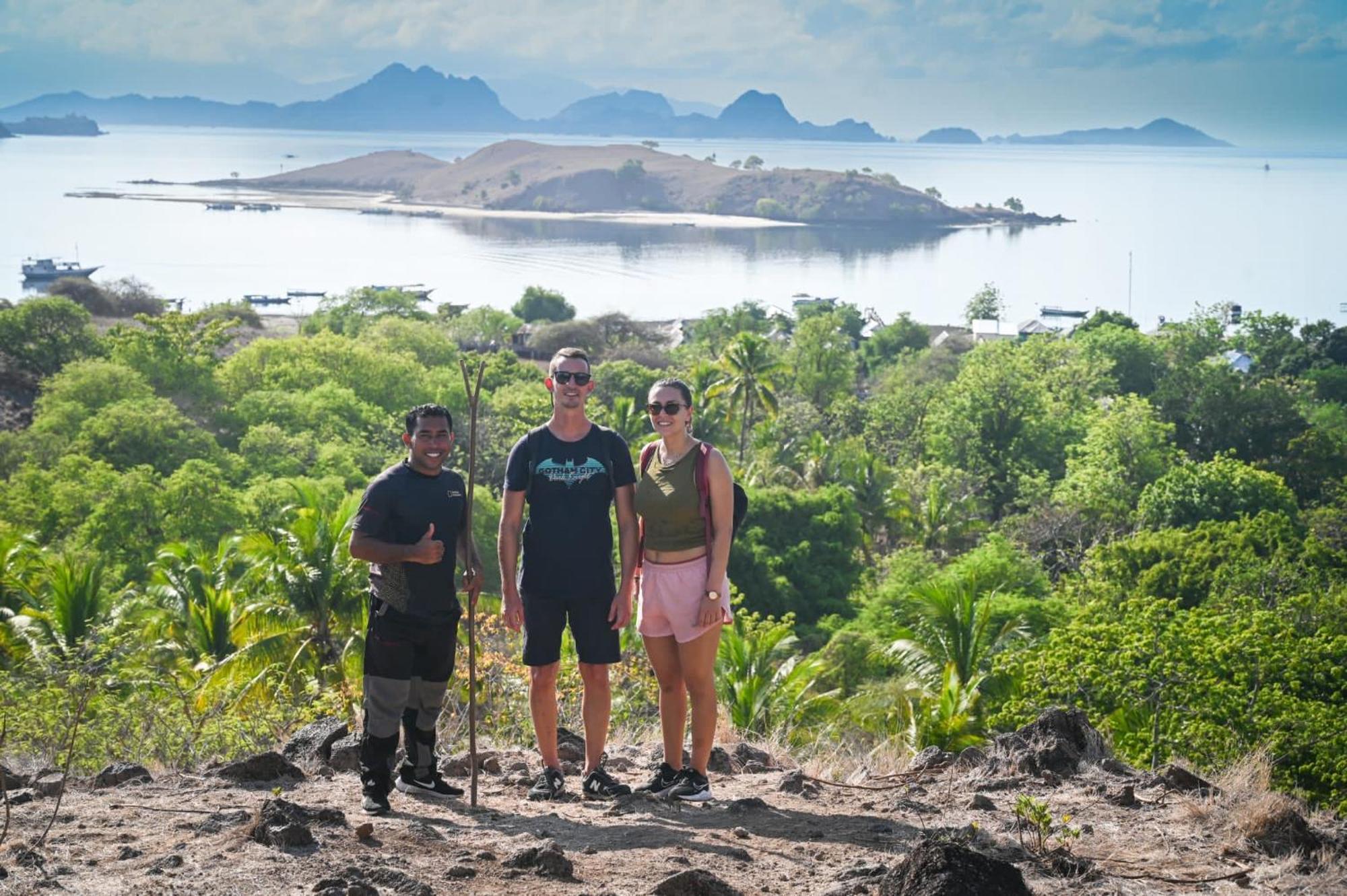 Dua Putri Komodo Homestay Luaran gambar