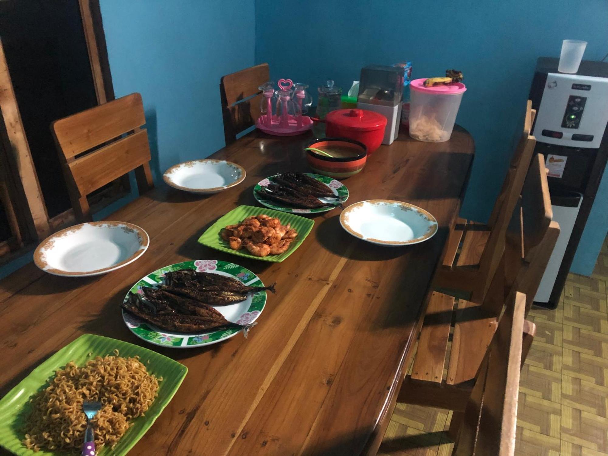 Dua Putri Komodo Homestay Luaran gambar