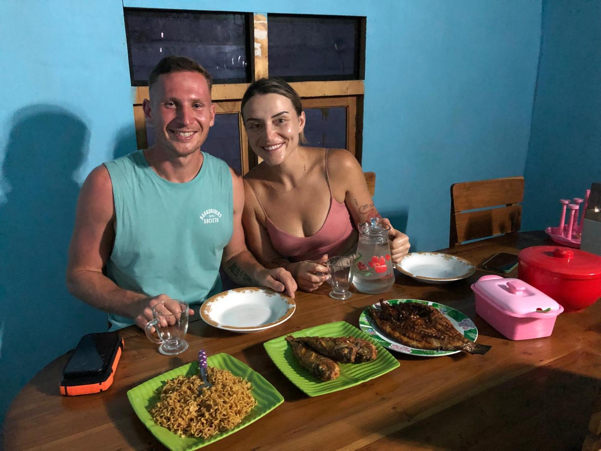 Dua Putri Komodo Homestay Luaran gambar