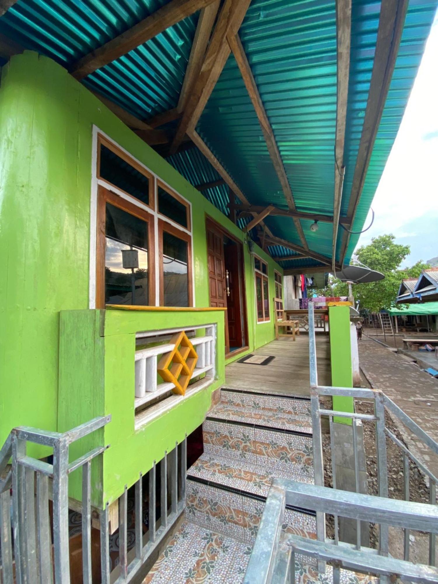 Dua Putri Komodo Homestay Luaran gambar