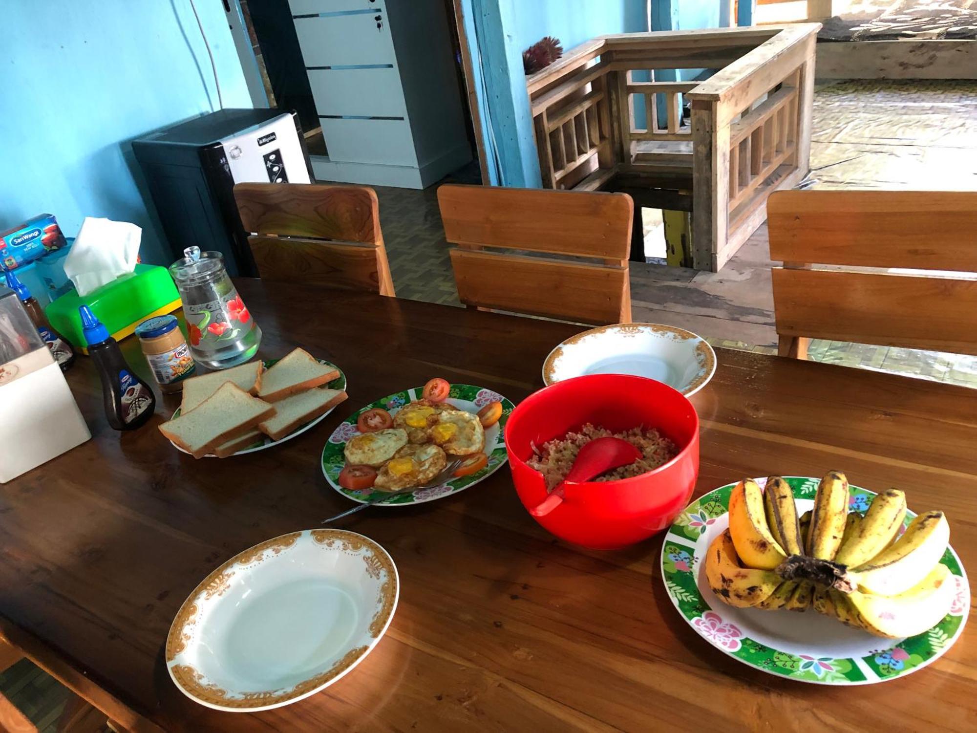 Dua Putri Komodo Homestay Luaran gambar