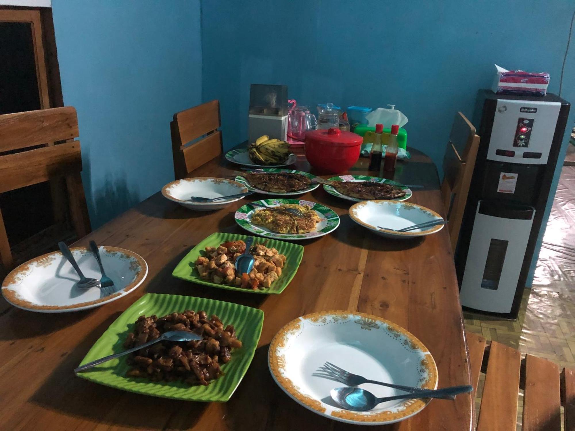 Dua Putri Komodo Homestay Luaran gambar