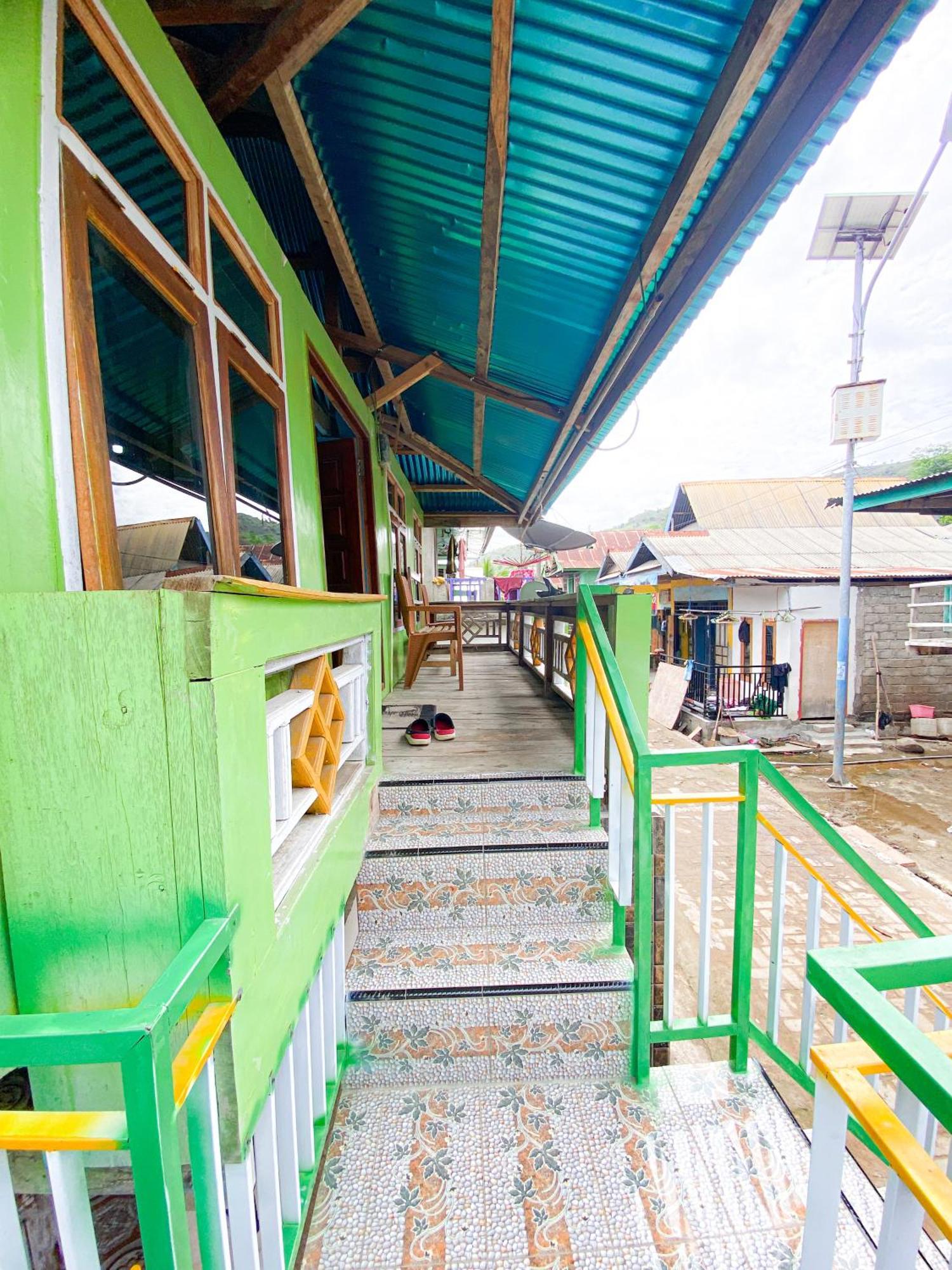 Dua Putri Komodo Homestay Luaran gambar