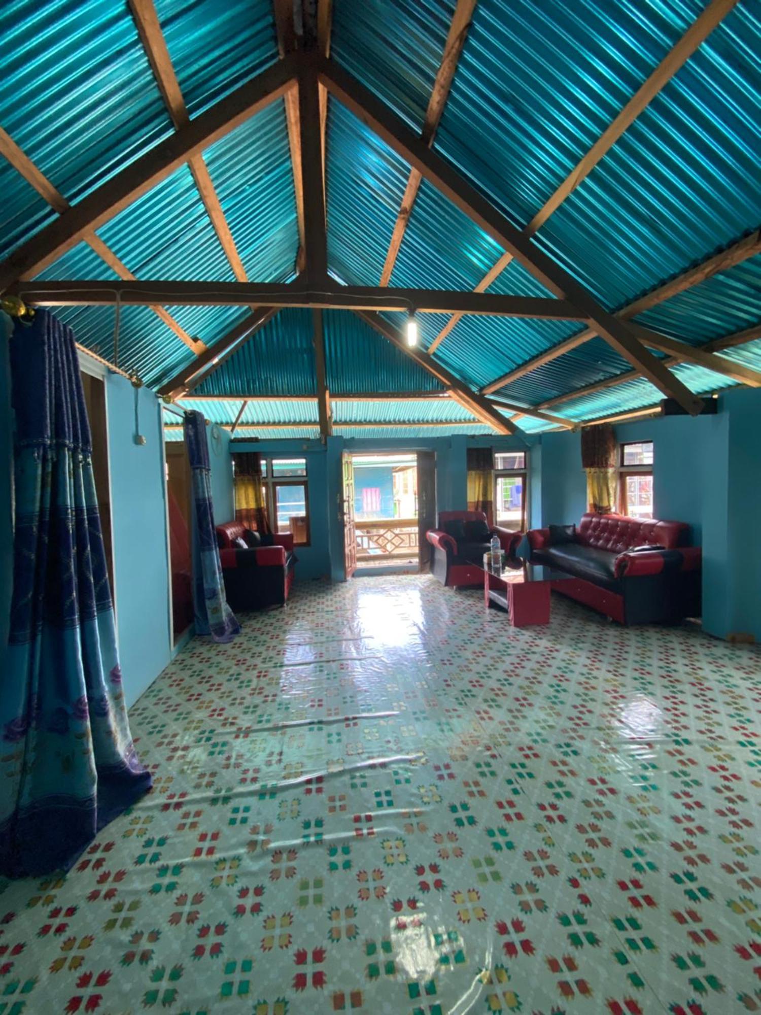 Dua Putri Komodo Homestay Luaran gambar